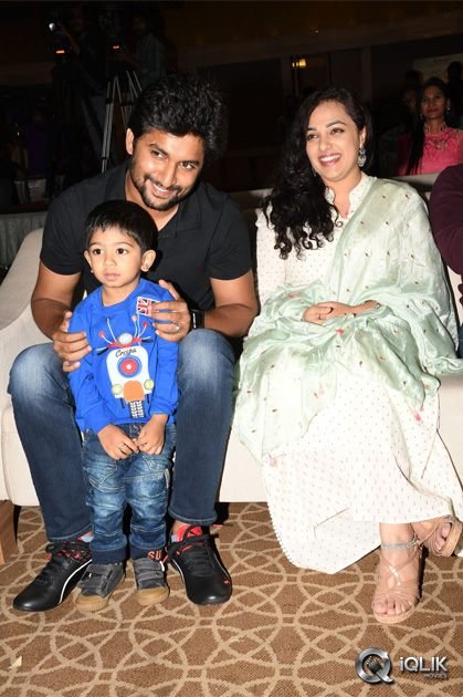 100-Days-of-Love-Movie-Audio-Launch